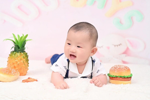 新沂宝宝在妈妈肚子里